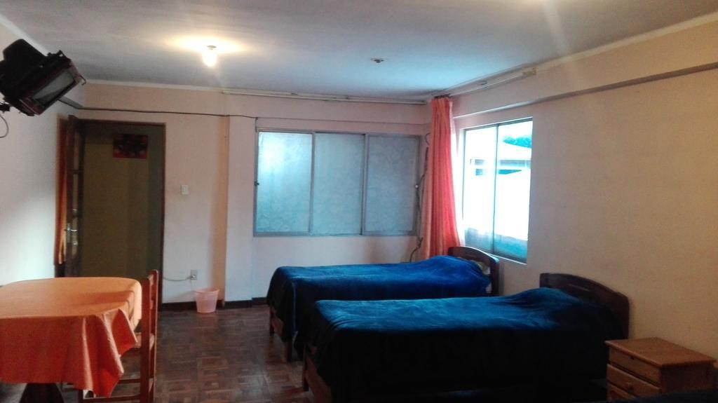 Hostal Isidoros - Terminal De Buses La Paz Dış mekan fotoğraf