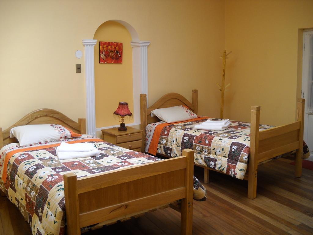 Hostal Isidoros - Terminal De Buses La Paz Dış mekan fotoğraf