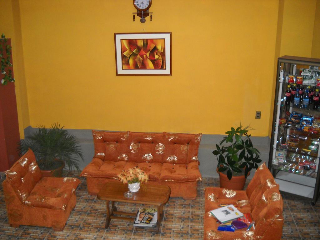 Hostal Isidoros - Terminal De Buses La Paz Dış mekan fotoğraf